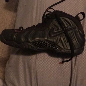 I’m selling these foamposite
